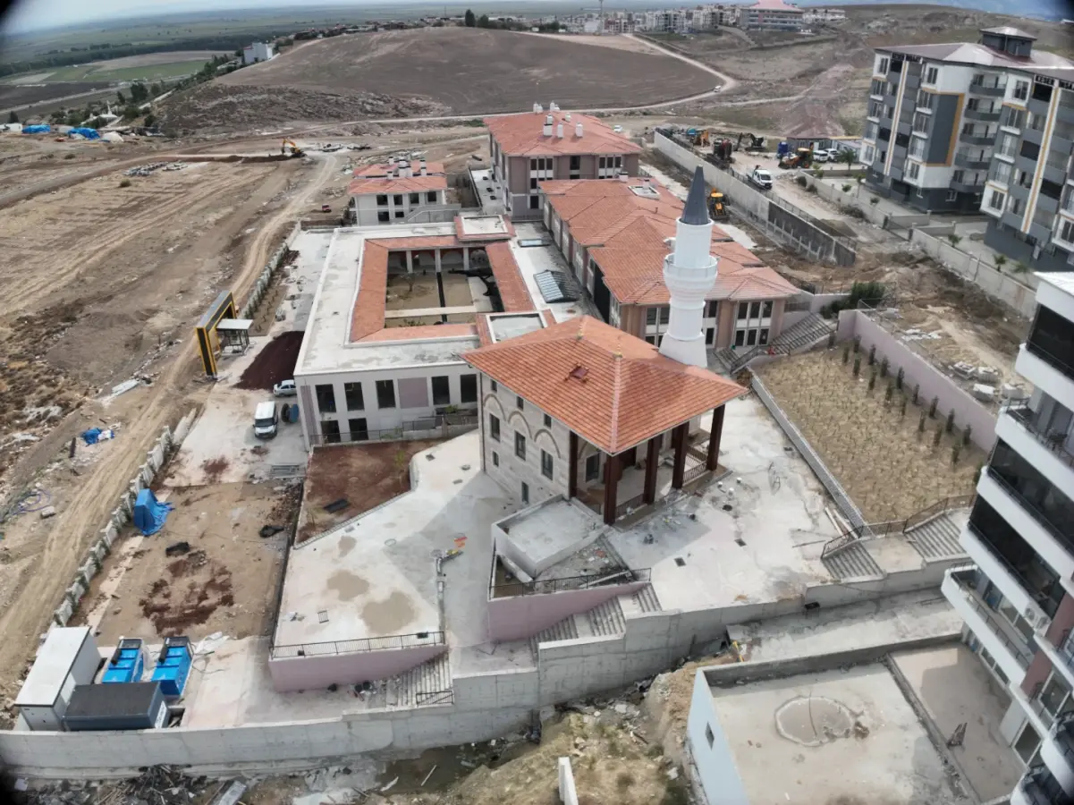 Arifan Eğitim ve Kültür Merkezi Yerleşkesi Merkez Kuran Kursu — KIRIKHAN EĞİTİM VE KÜLTÜR TESİSİ