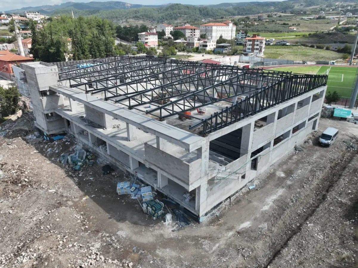 SPOR KOMPLEKSLERİ — YAYLADAĞI SPOR SALONU